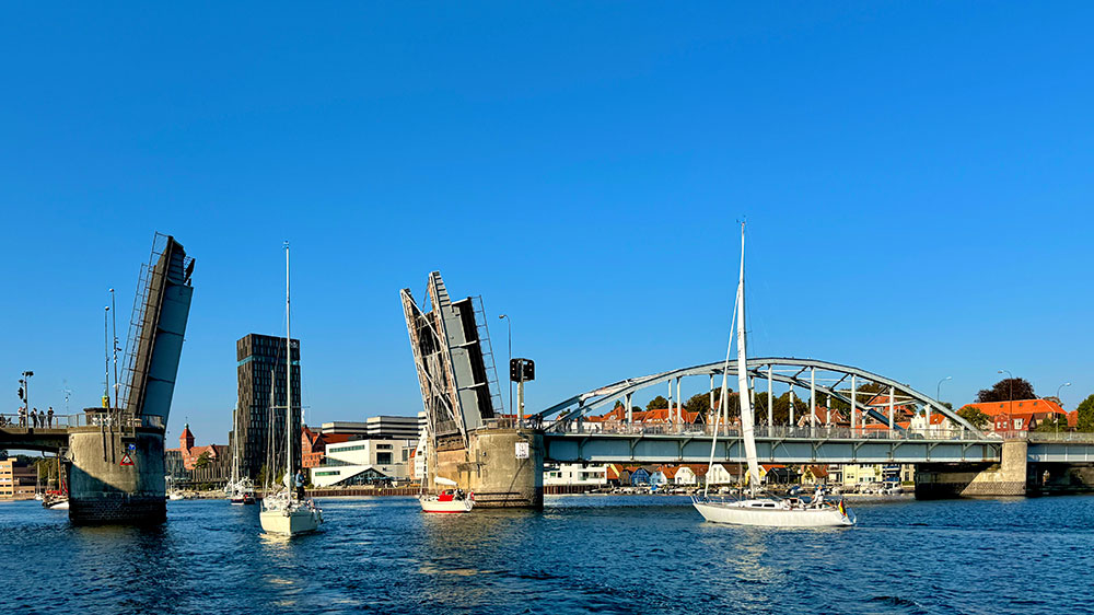 blauwasser_marina_daenemark_festland_sonderborg_stadthafen_durchfahrt