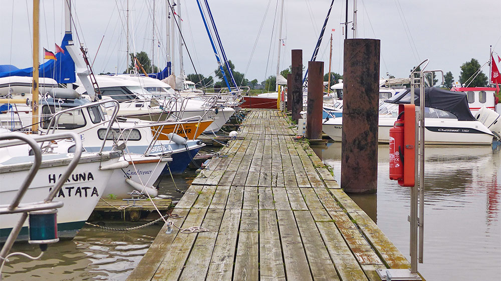blauwasser_marina_deutschland_borsfleth_steganlage