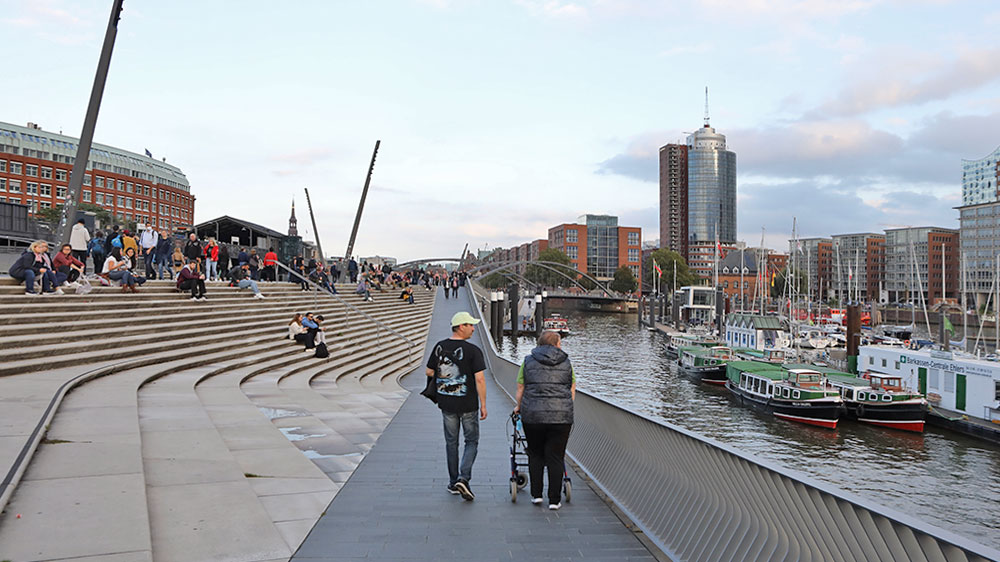 blauwasser_marina_deutschland_elbe_citysporthafen_flanieren