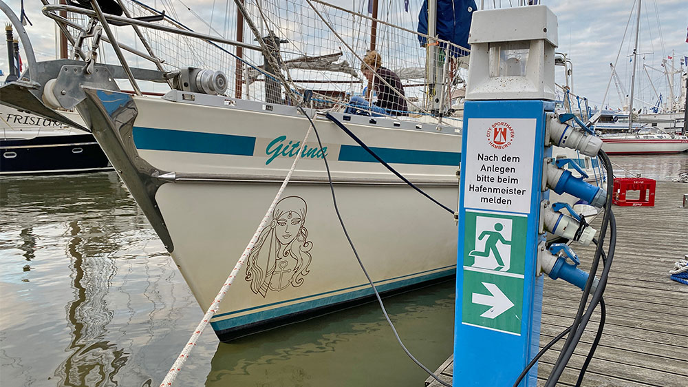 blauwasser_marina_deutschland_elbe_citysporthafen_strom