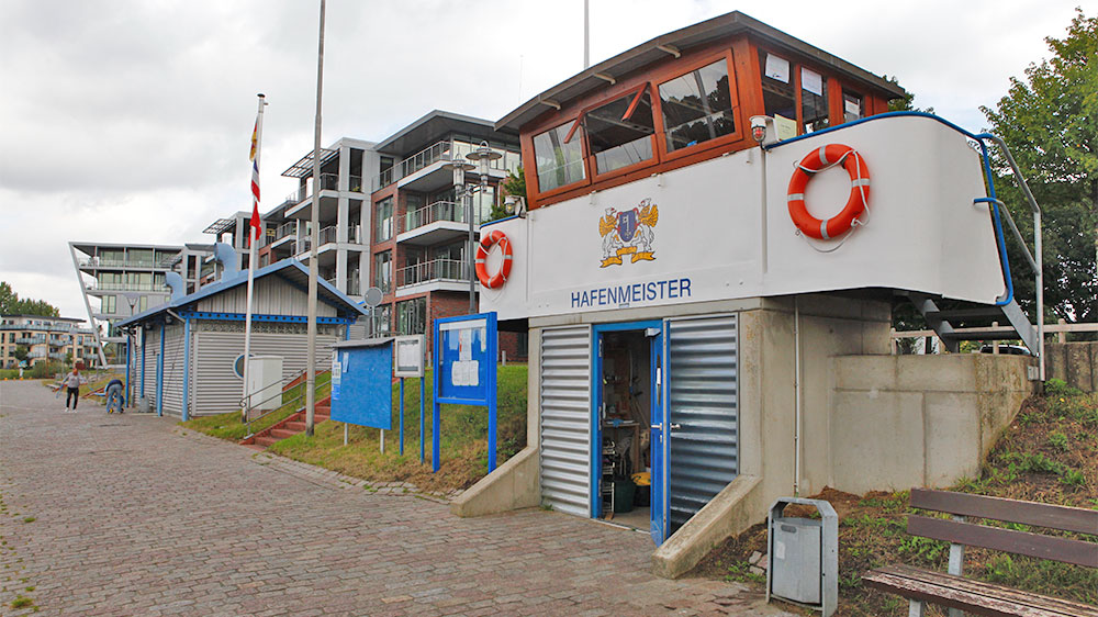 blauwasser_marina_deutschland_elbe_stade_hafenmeister