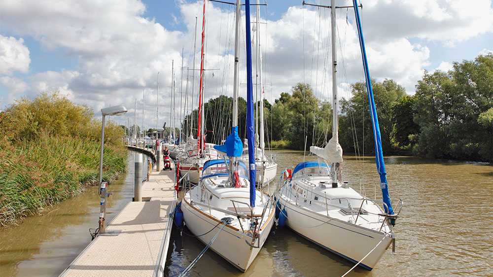 blauwasser_marina_deutschland_elbe_stadersand_paeckchen