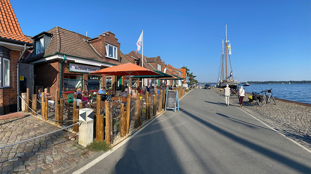 blauwasser_marina_deutschland_holtenau_cafe