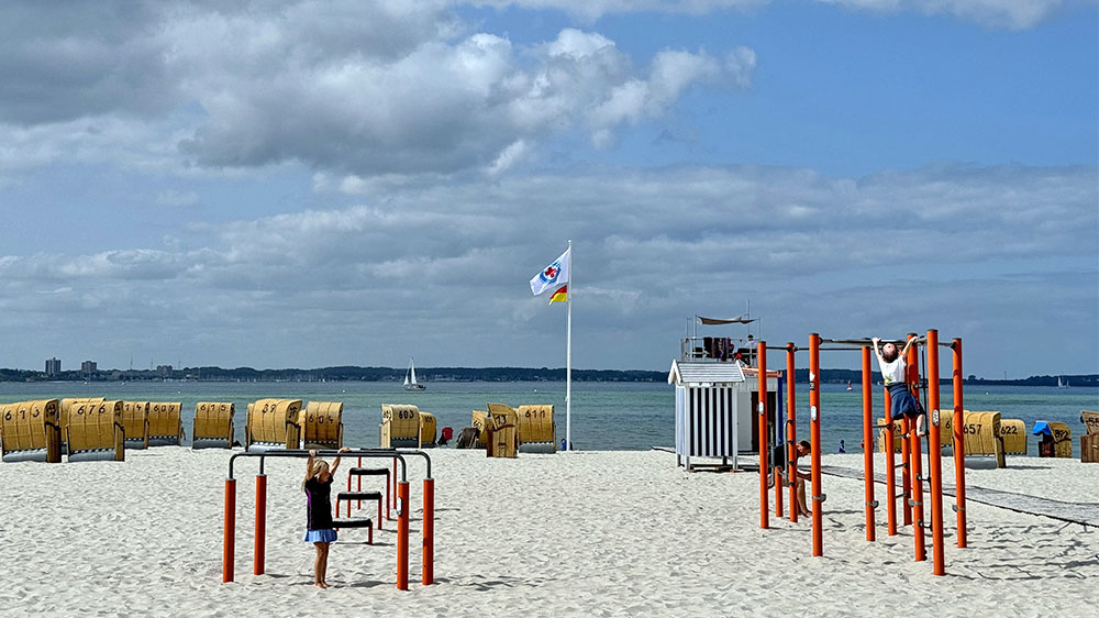blauwasser_marina_deutschland_ostsee_laboe_strand