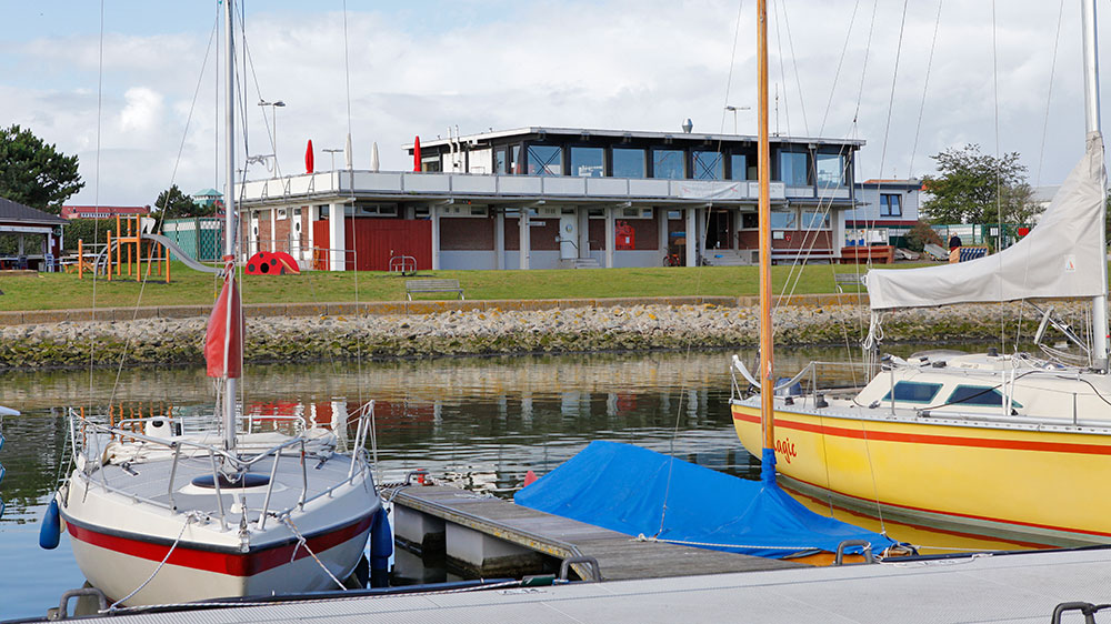 blauwasser_marina_elbe_cuxhaven_clubhaus