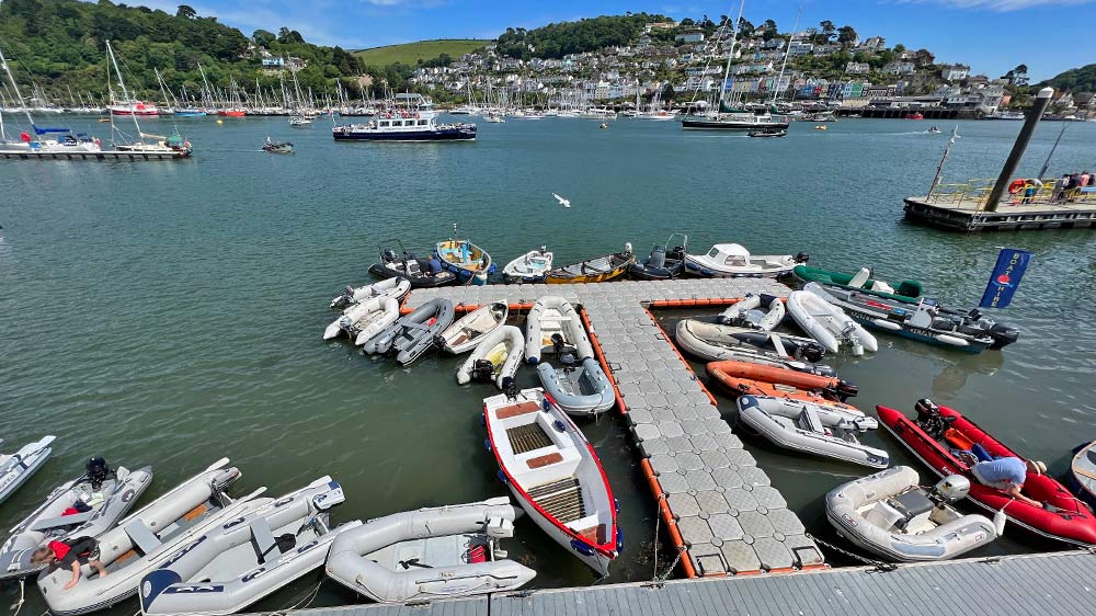 blauwasser_marina_england_dartmouth_dingi_pier