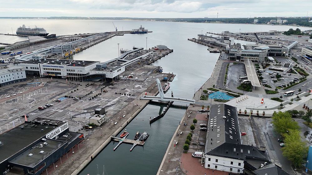 blauwasser_marina_estland_tallinn_old_city_bruecke