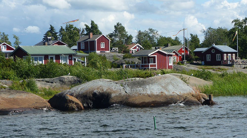 blauwasser_marina_finnland_maesskaer_haeuser
