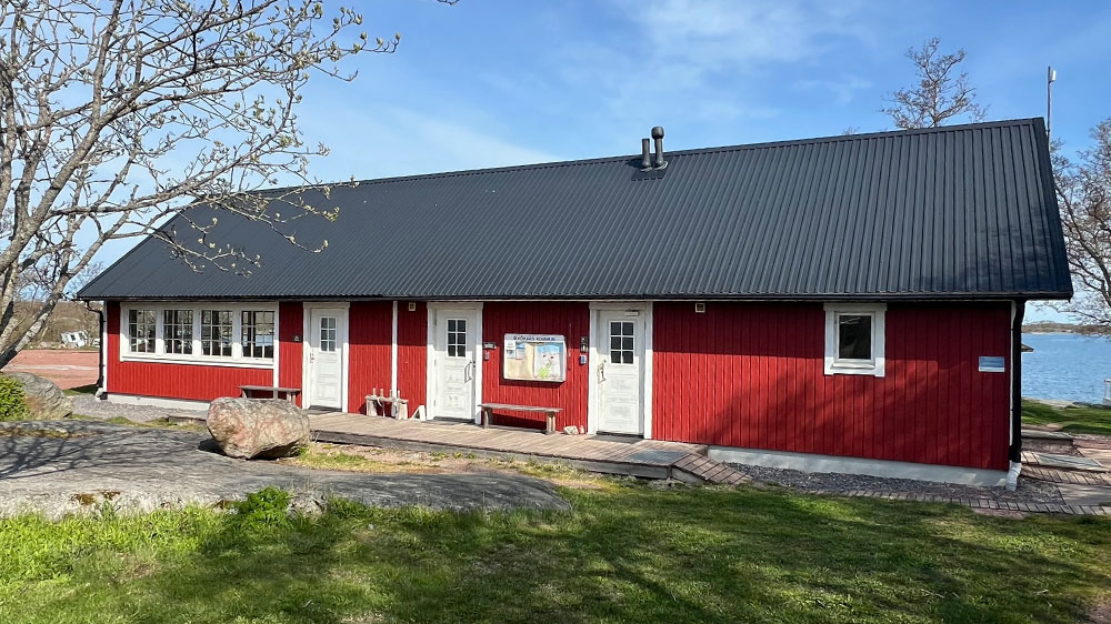 blauwasser_marina_finnland_sandvig_servicegebaeude