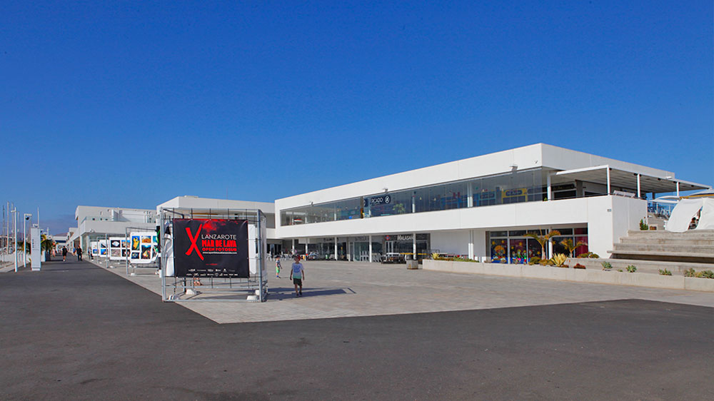 blauwasser_marina_kanaren_lanzarote_arrecife_betongebaeude