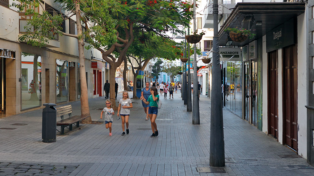 blauwasser_marina_kanaren_lanzarote_arrecife_fussgaengerzone