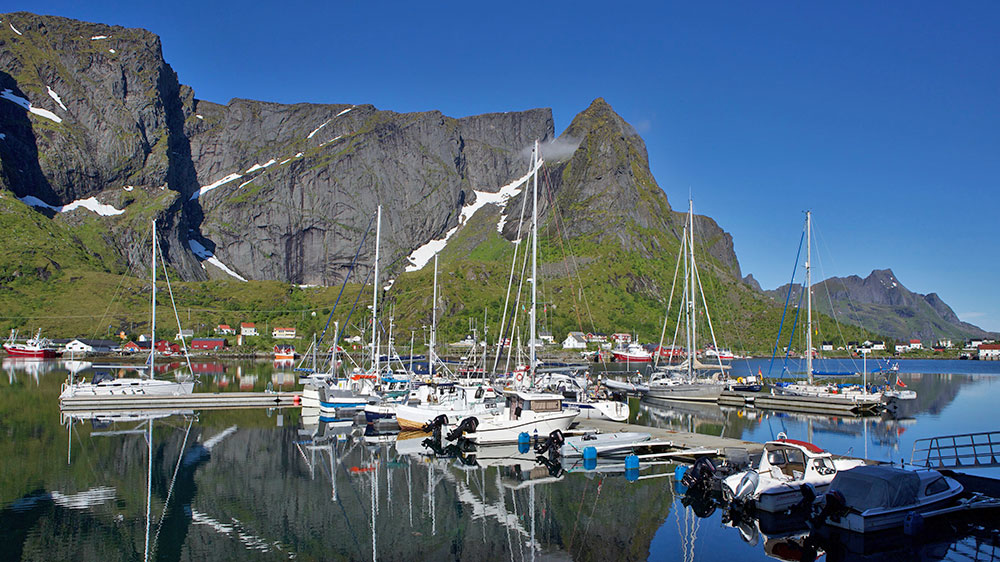 blauwasser_marina_norwegen_lofoten_reine_gaestehafen