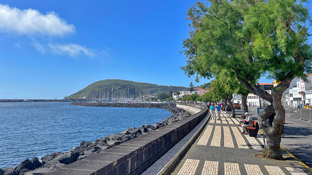 blauwasser_marina_portugal_azoren_horta_promenade