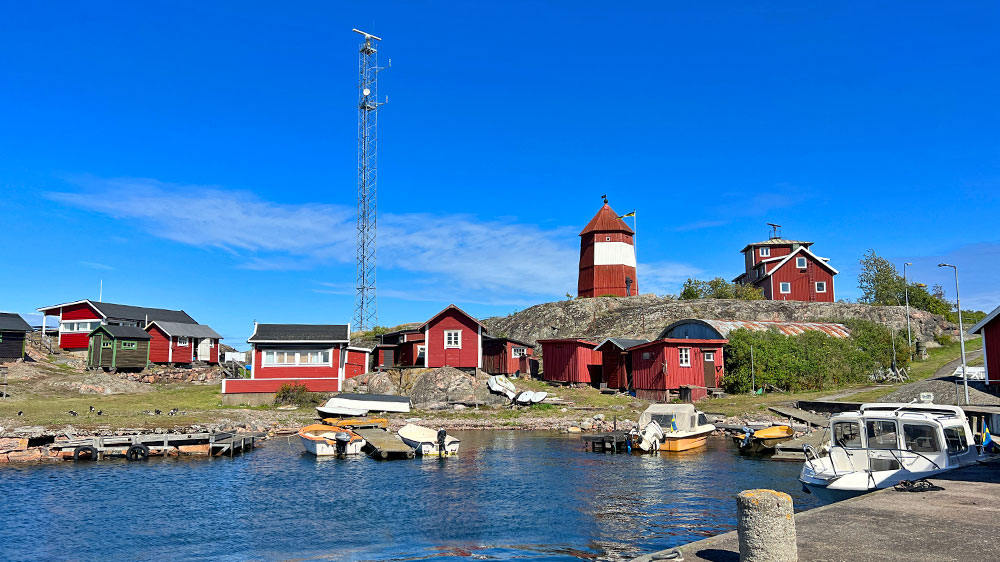 blauwasser_marina_schweden_ostkueste_haevringe_holzhaeuser