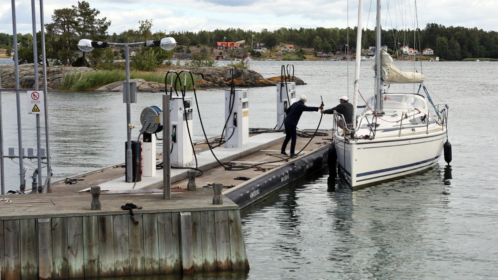 blauwasser_marina_schweden_ostschaeren_arkoesund_tankstelle