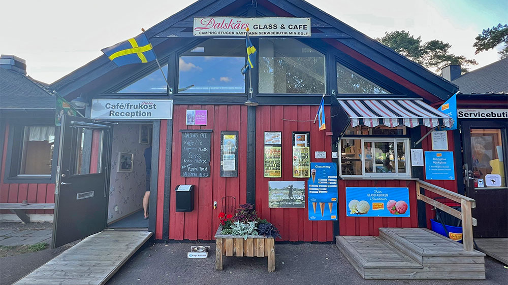blauwasser_marina_schweden_ostschaeren_bergkvara_laden