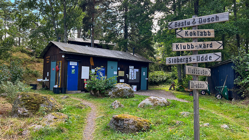 blauwasser_marina_schweden_ostschaeren_broken_toiletten
