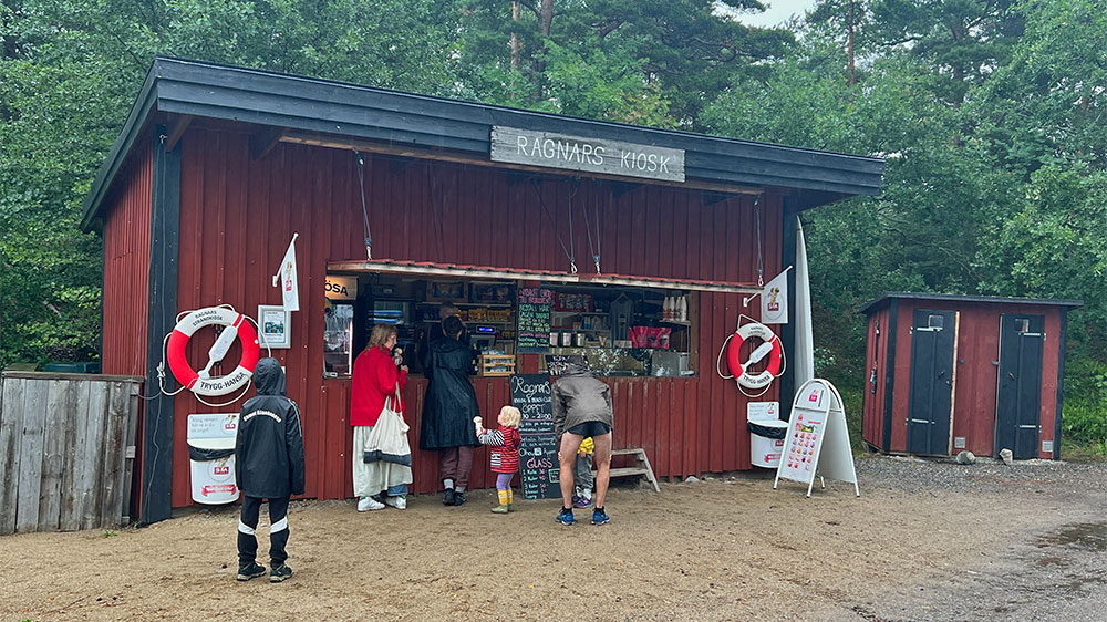 blauwasser_marina_schweden_ostschaeren_idholmen_kiosk