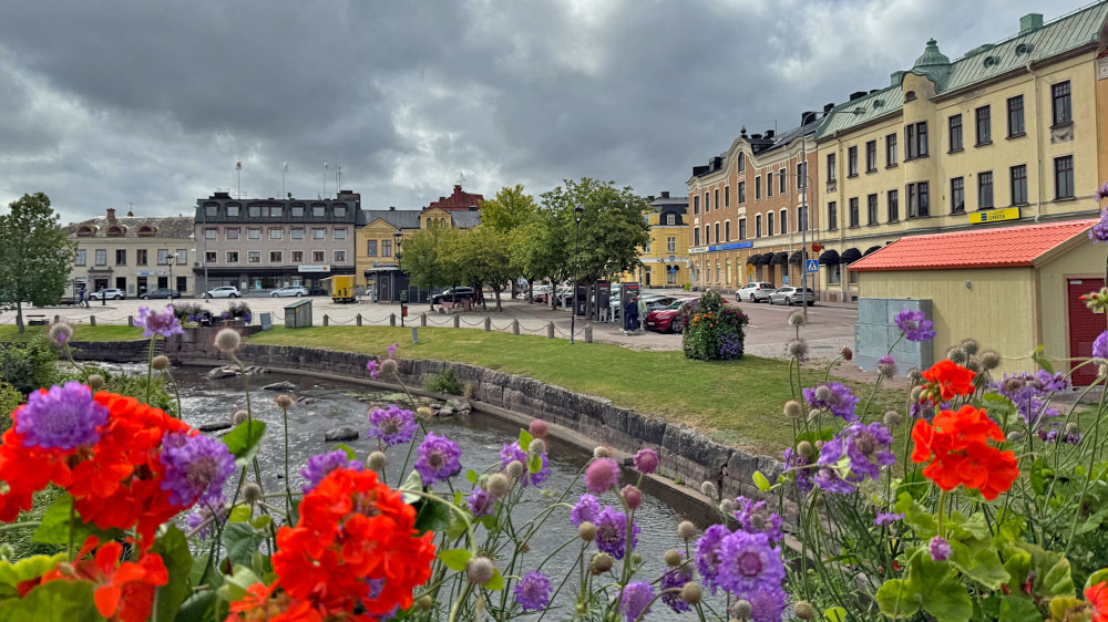 blauwasser_marina_schweden_vaenern_amal_gebaeude