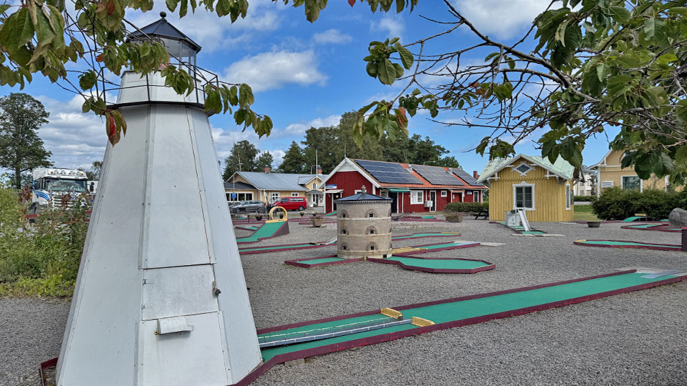 blauwasser_marina_schweden_vaettern_karlsborg_minigolf