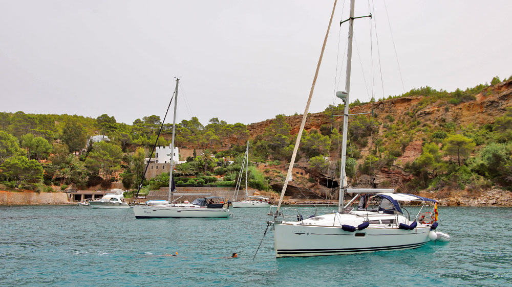 blauwasser_marina_spanien_balearen_cala_es_canaret_baden