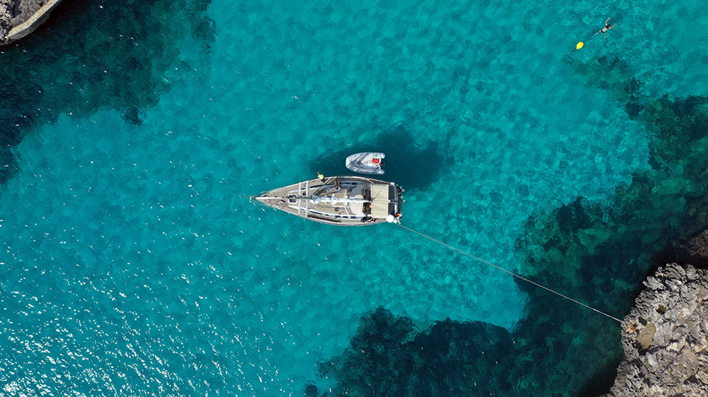 blauwasser_marina_spanien_balearen_cala_mitjana_landleine