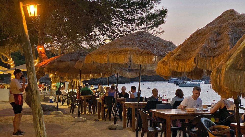 blauwasser_marina_spanien_balearen_cala_portinatx_restaurants