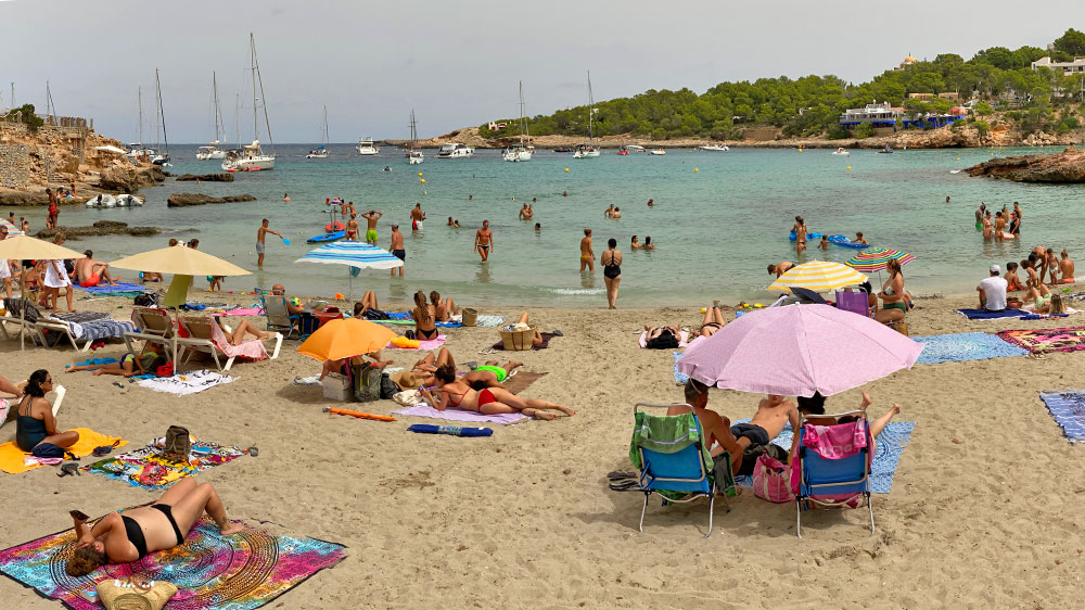 blauwasser_marina_spanien_balearen_cala_portinatx_strand