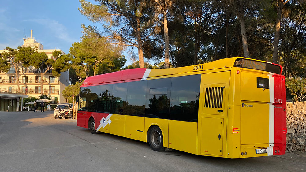 blauwasser_marina_spanien_balearen_mondrago_bus