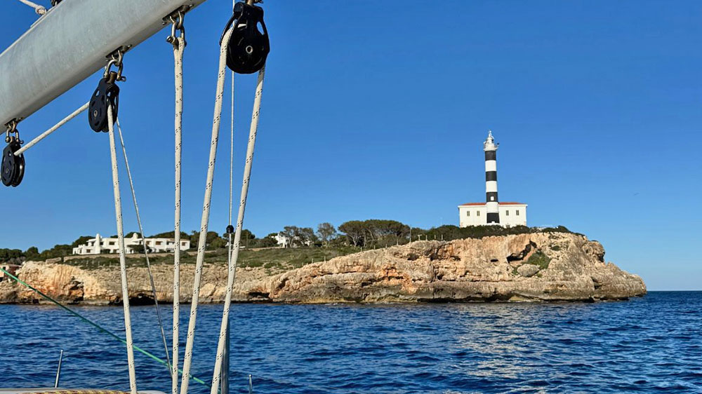 blauwasser_marina_spanien_balearen_portocolom_hafeneinfahrt