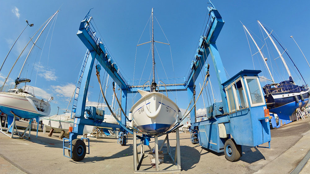 blauwasser_marina_spanien_galicien_vilanova_kran