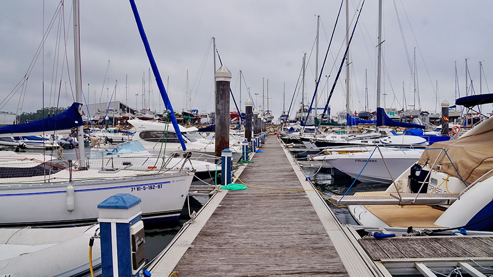 blauwasser_marina_spanien_galicien_vilanova_steg