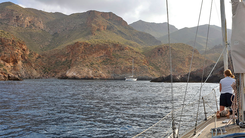 blauwasser_marina_spanien_suedkueste_cala_cerrada_boje