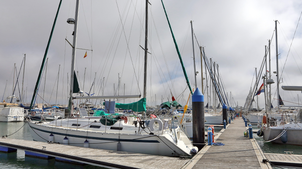 blauwasser_marina_spanien_suedkueste_rota_strom