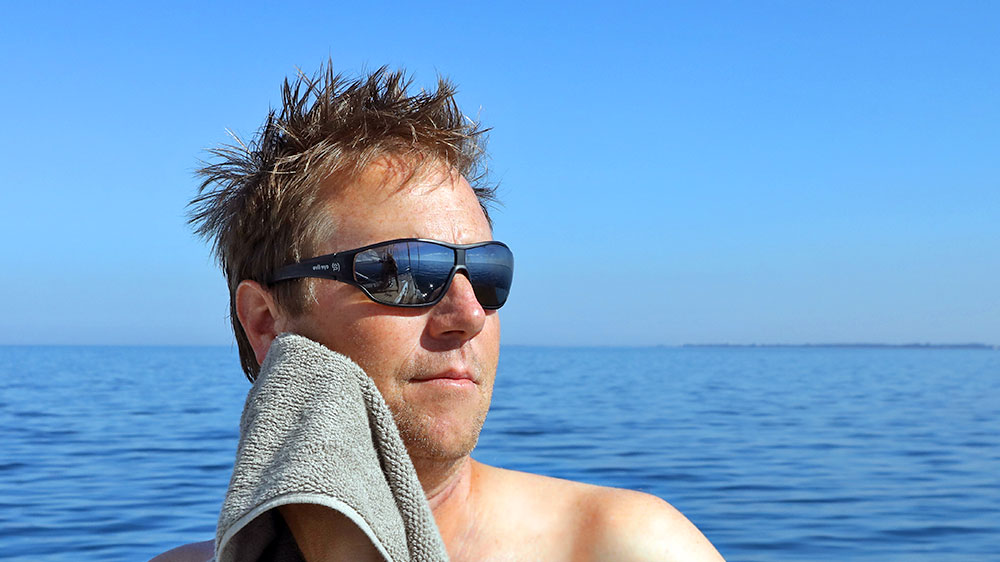 blauwasser_medizin_segeln_sonnenschutz_handtuch