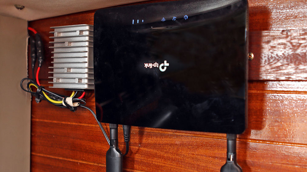 blauwasser_mobiles_internet_mobilfunk_router_spannungsstabilisator_router
