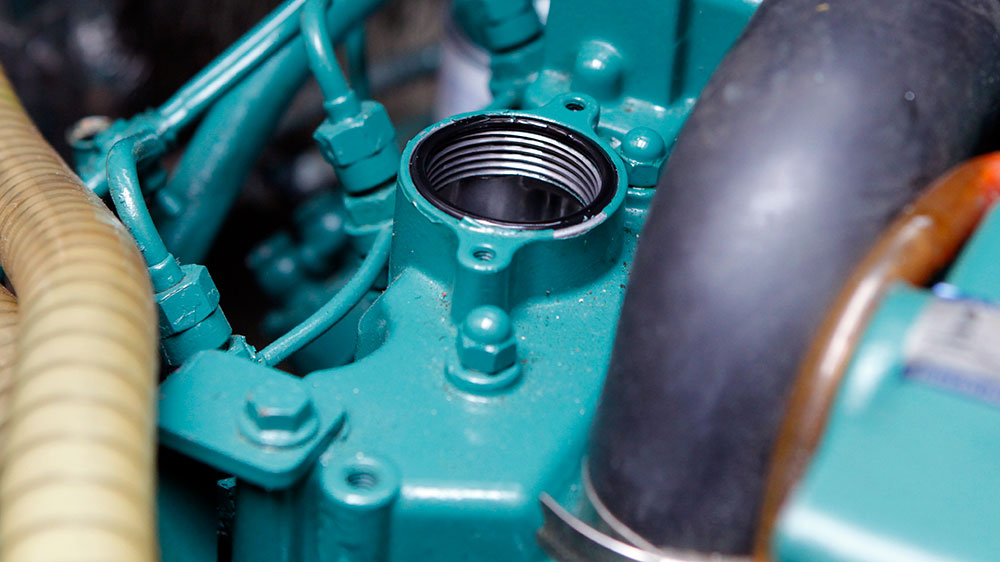 blauwasser_motor_oelwechsel_nachfuellen