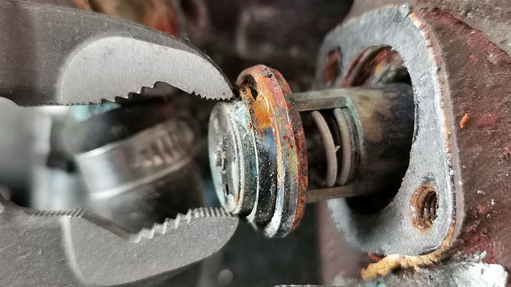 blauwasser_motor_praxistipp_thermostat_funktionstest_einkreiskuehlung