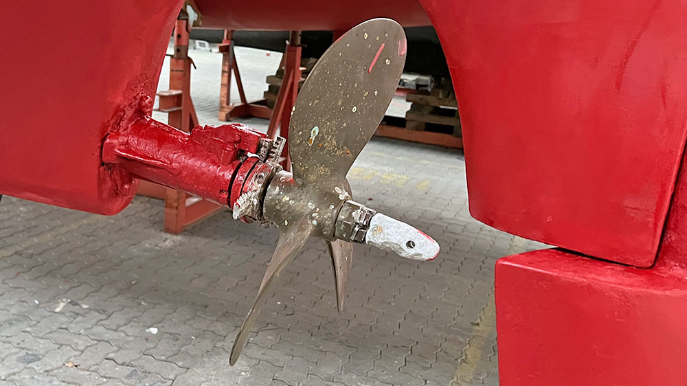 blauwasser_motor_schiffsschraube_abnehmen_ablaufmutter_anode
