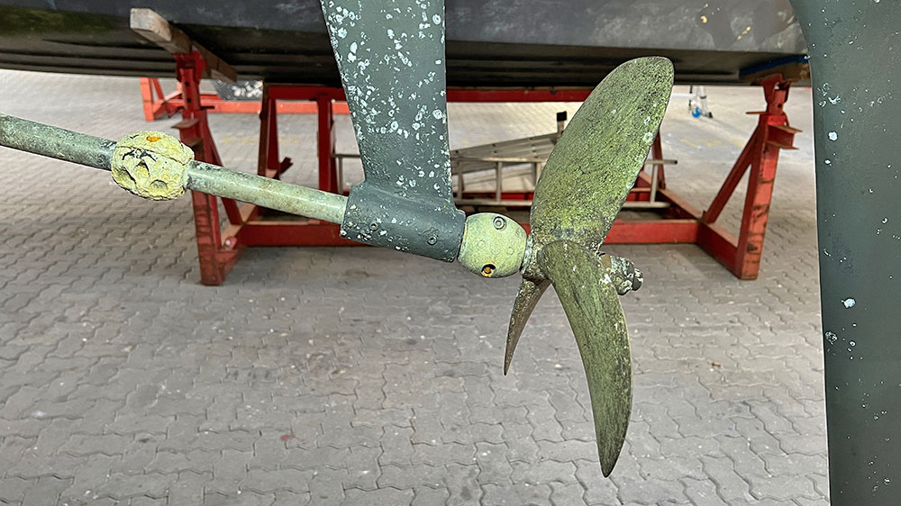 blauwasser_motor_schiffsschraube_abnehmen_anoden