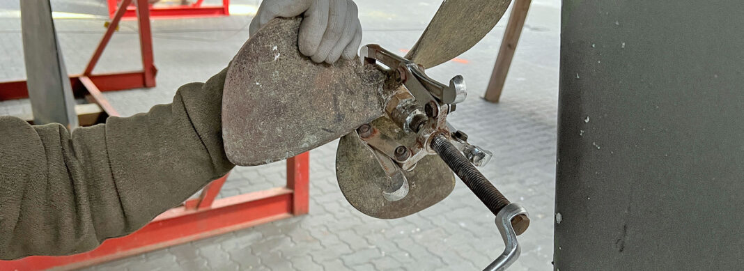 blauwasser_motor_schiffsschraube_abnehmen_header