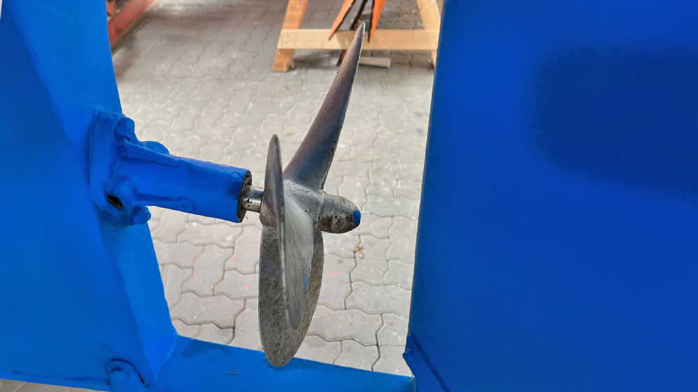 blauwasser_motor_schiffsschraube_abnehmen_hutmutter