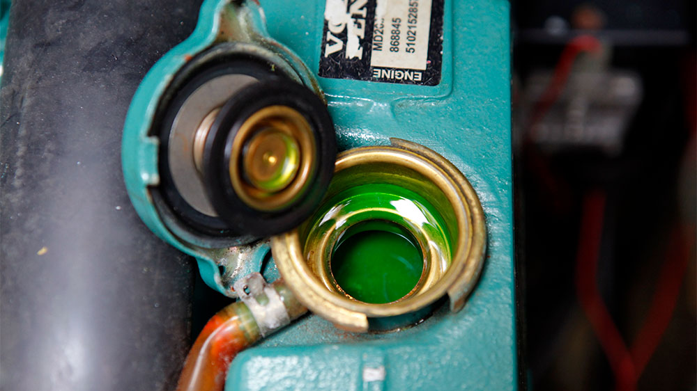 blauwasser_motor_wartung_allgemein_kuehlmittel