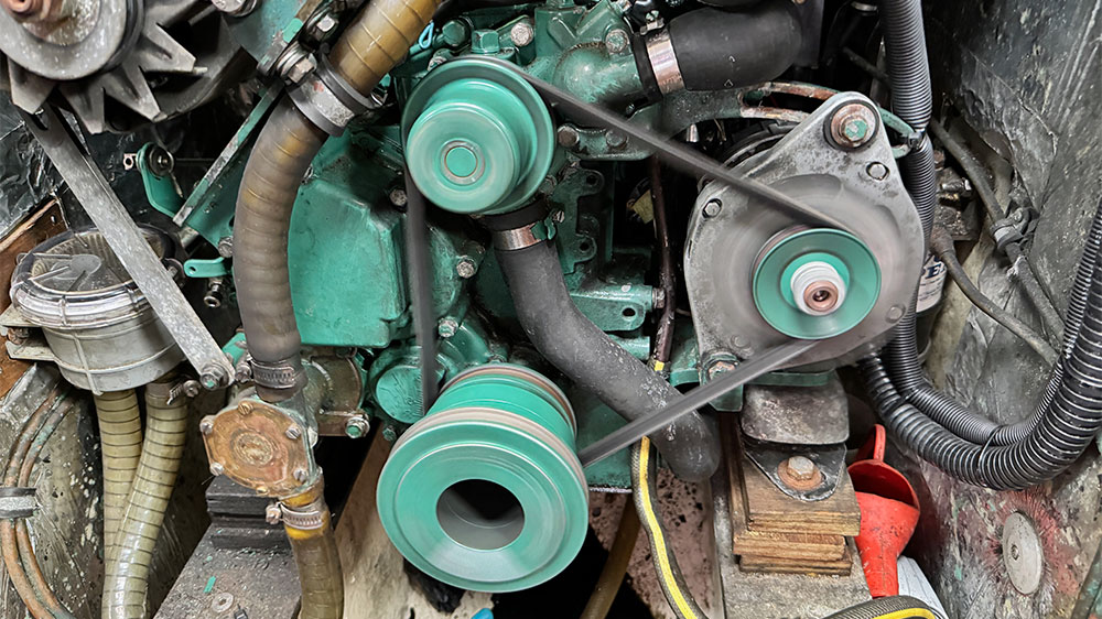blauwasser_motor_wartung_keilriemenwechsel_probelauf