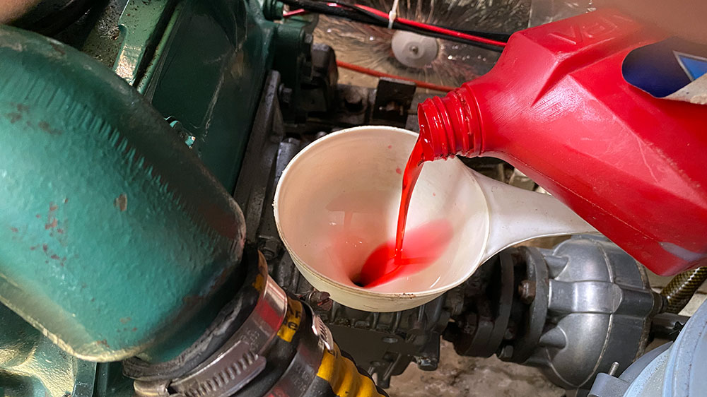 blauwasser_motor_wartung_schmierstoffe_oel_getriebeoel