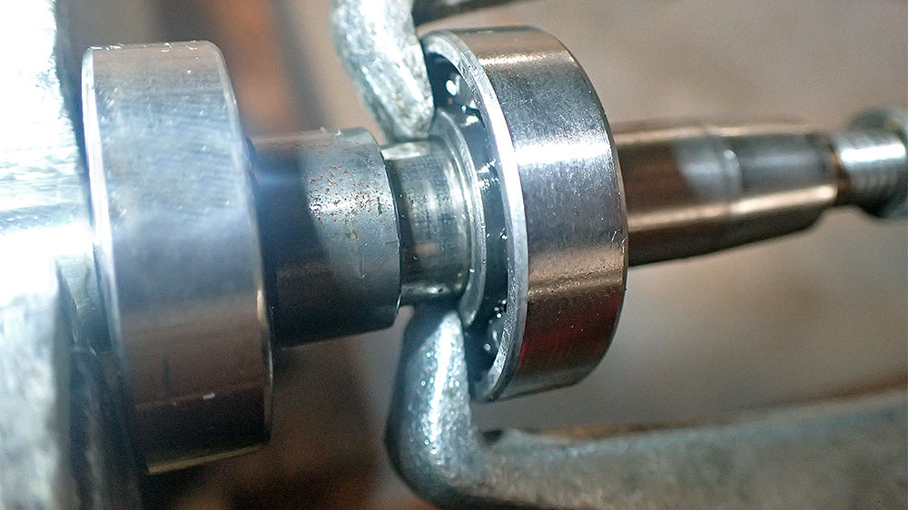 blauwasser_motor_wartung_seewasserpumpe_impellerpumpe_impeller_kugellager_abziehen