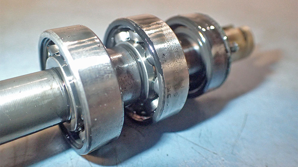 blauwasser_motor_wartung_seewasserpumpe_impellerpumpe_impeller_kugellager_distanzstück