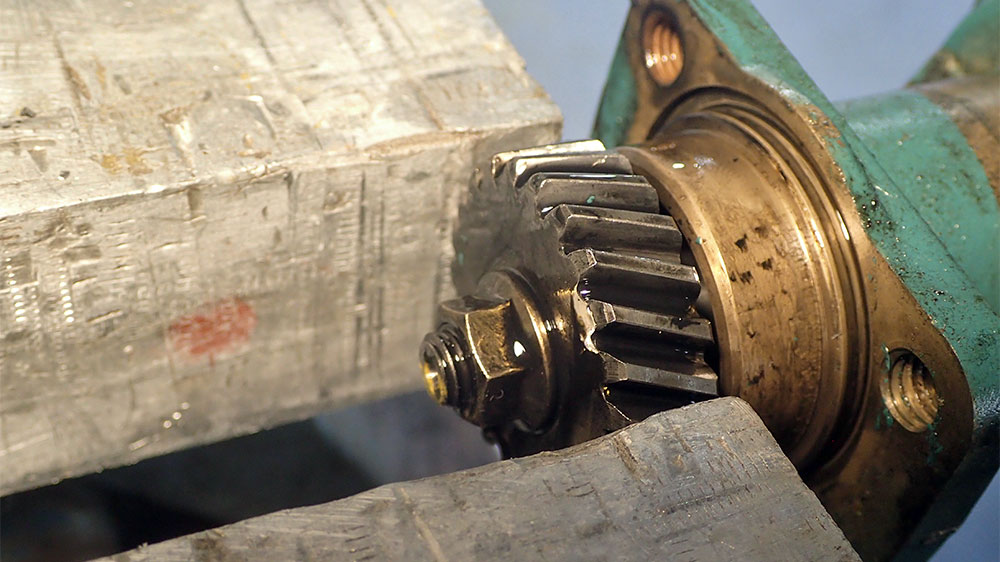 blauwasser_motor_wartung_seewasserpumpe_impellerpumpe_impeller_zahnrad