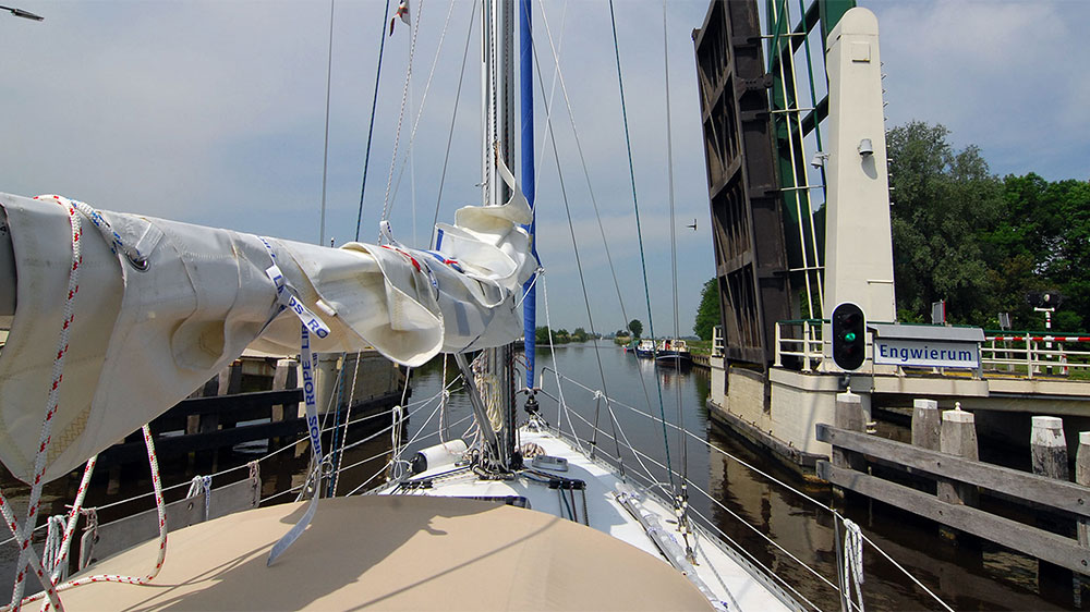 blauwasser_niederlande_friesland_stehende_mastroute_bruecken