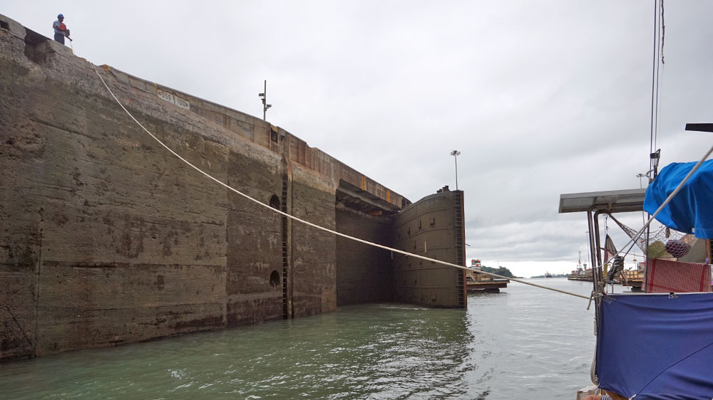 blauwasser_panamakanal_schleuse_innen